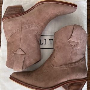 Bali Taylor Logan Boot. Size 40. New with canvas bag.